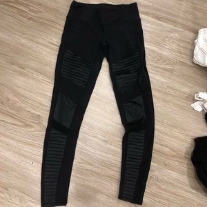 Alo yoga motto leggings